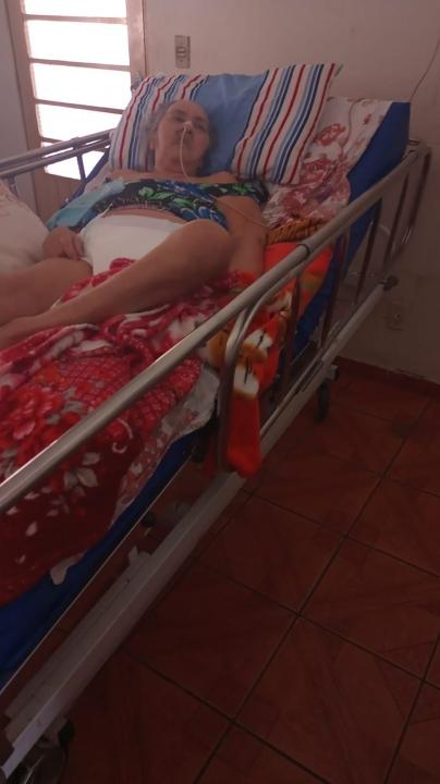 Foto 6 de 8 — Filha pede ajuda após mãe sofrer quatro AVCs e ficar acamada